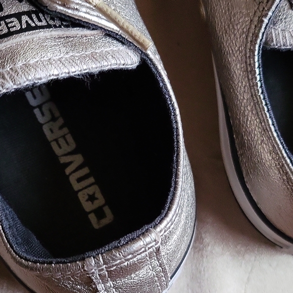 Converse All Star EUC women's metallic gold tennis shoes size 7 - Picture 6 of 9
